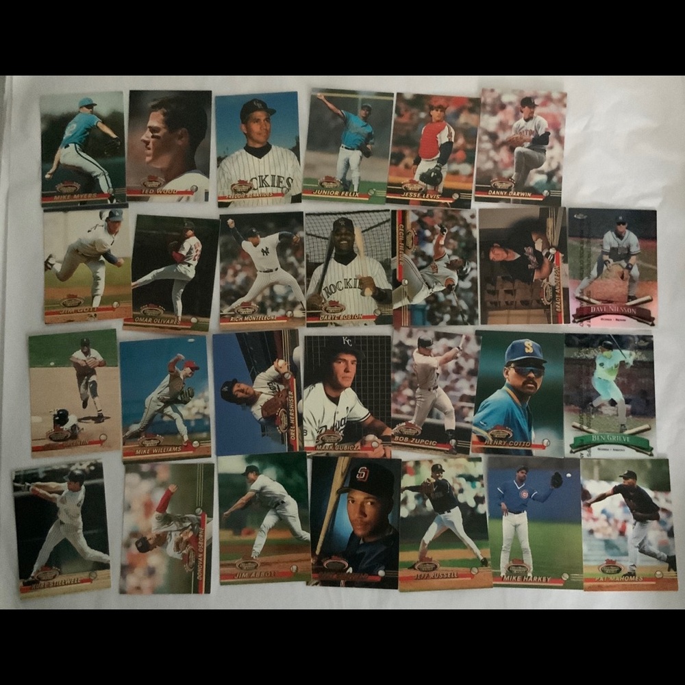 Bundle of Baseball Cards Lot 398